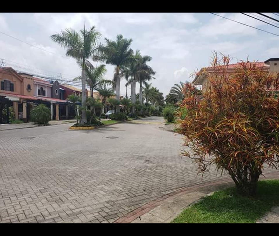 Se cede deuda, casa en Belén, Heredia 53000000